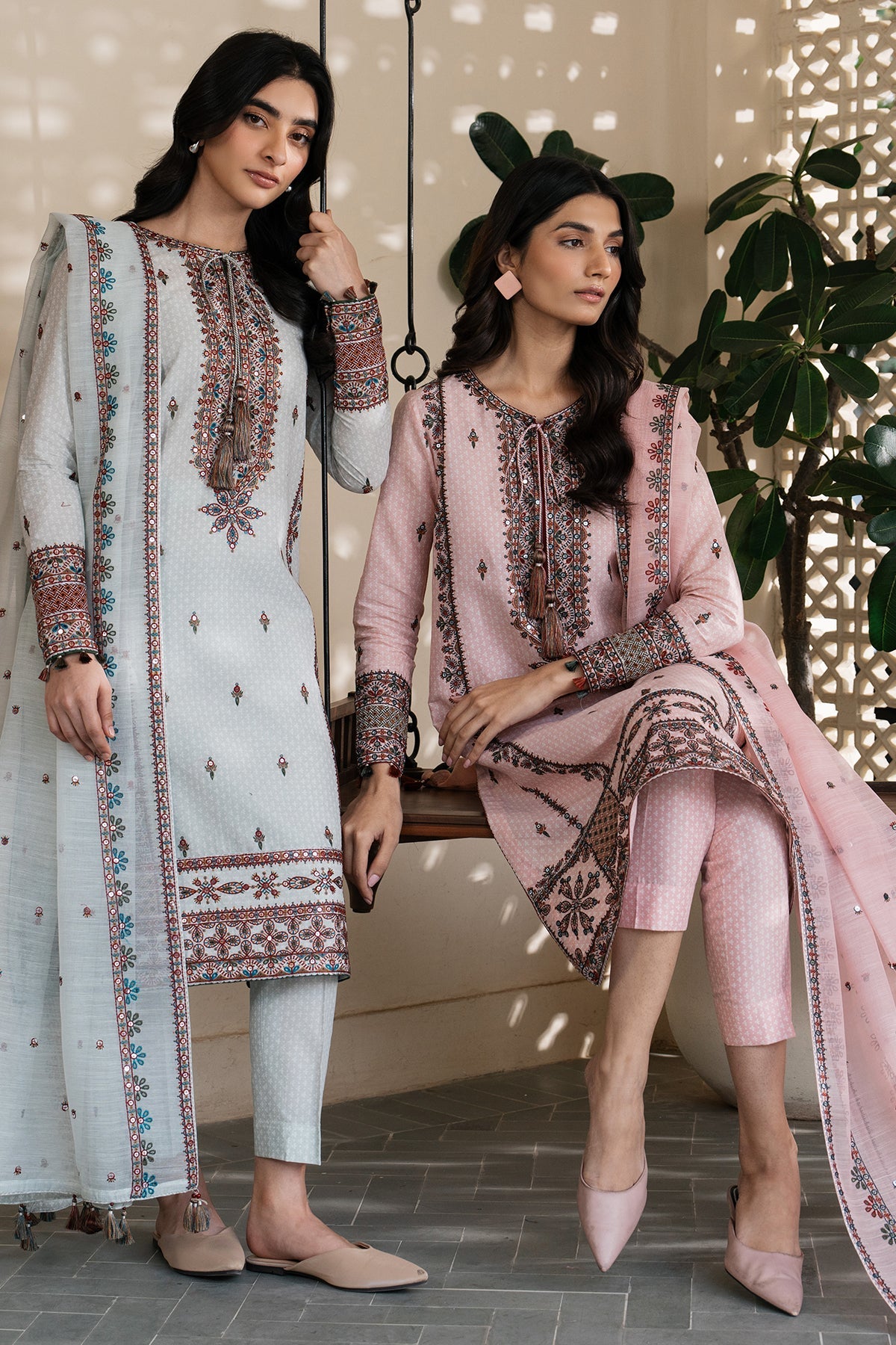 EMBROIDERED LAWN USE-9108