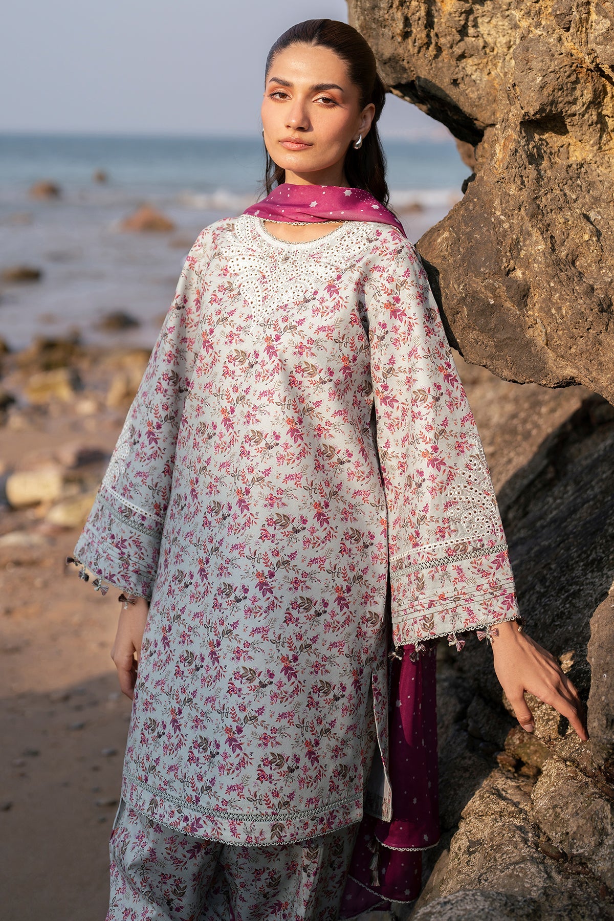 EMBROIDERED LAWN USE-9150