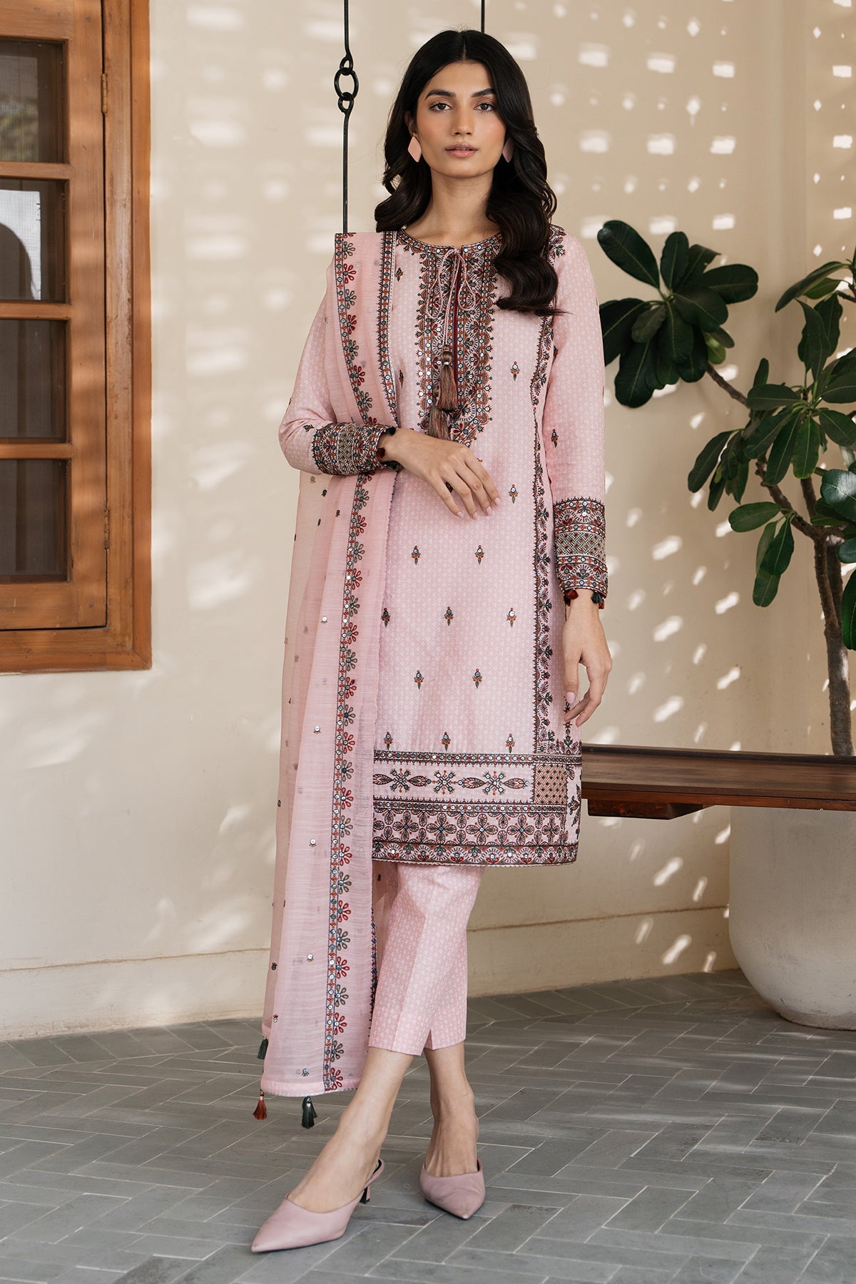 EMBROIDERED LAWN USE-9108