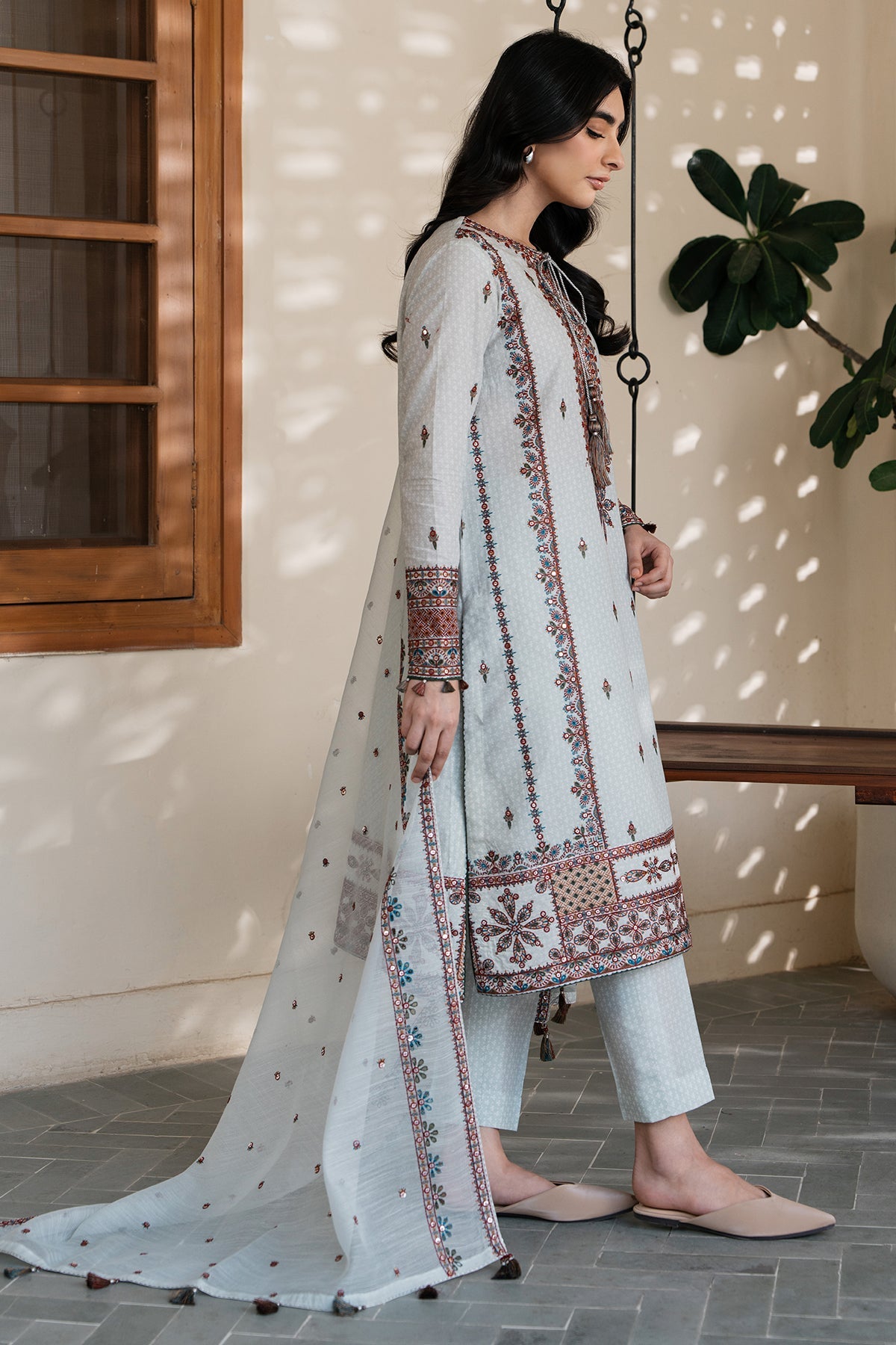 EMBROIDERED LAWN USE-9107