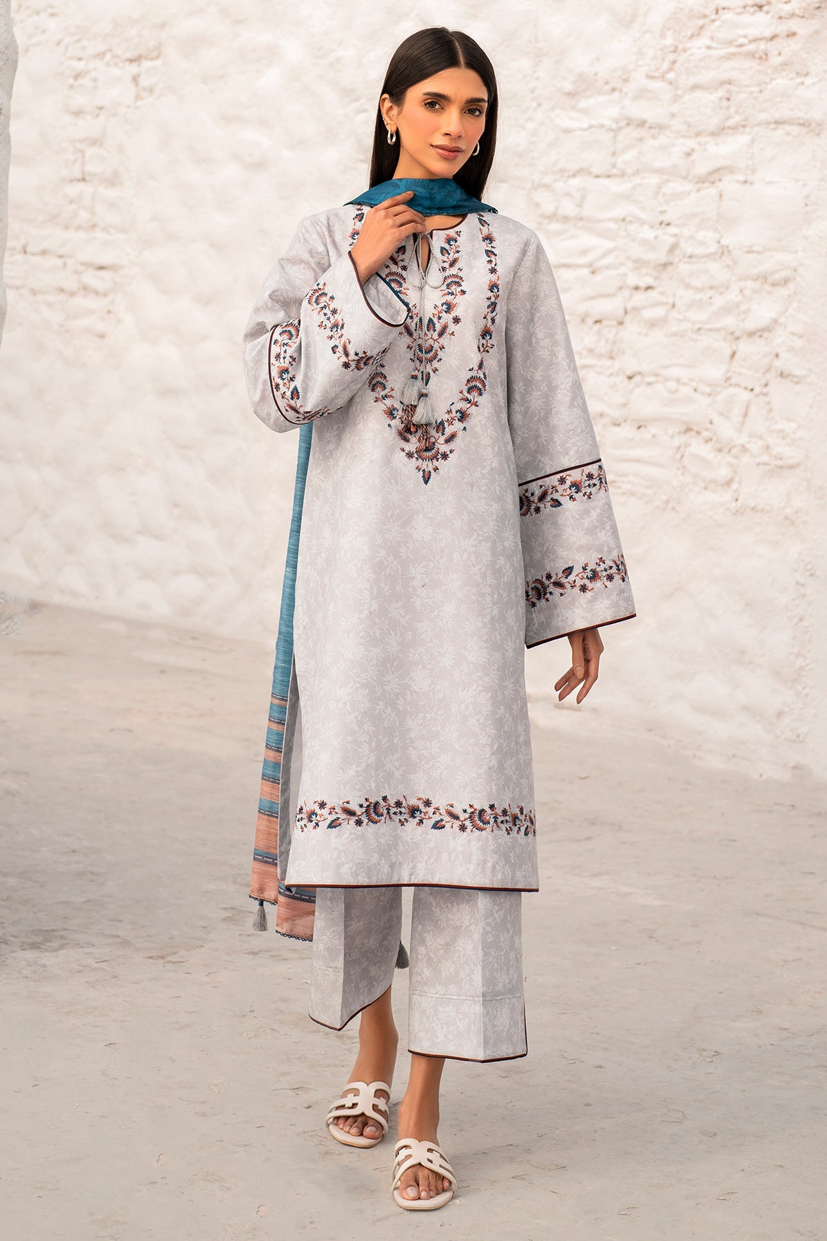 EMBROIDERED LAWN USE-9119