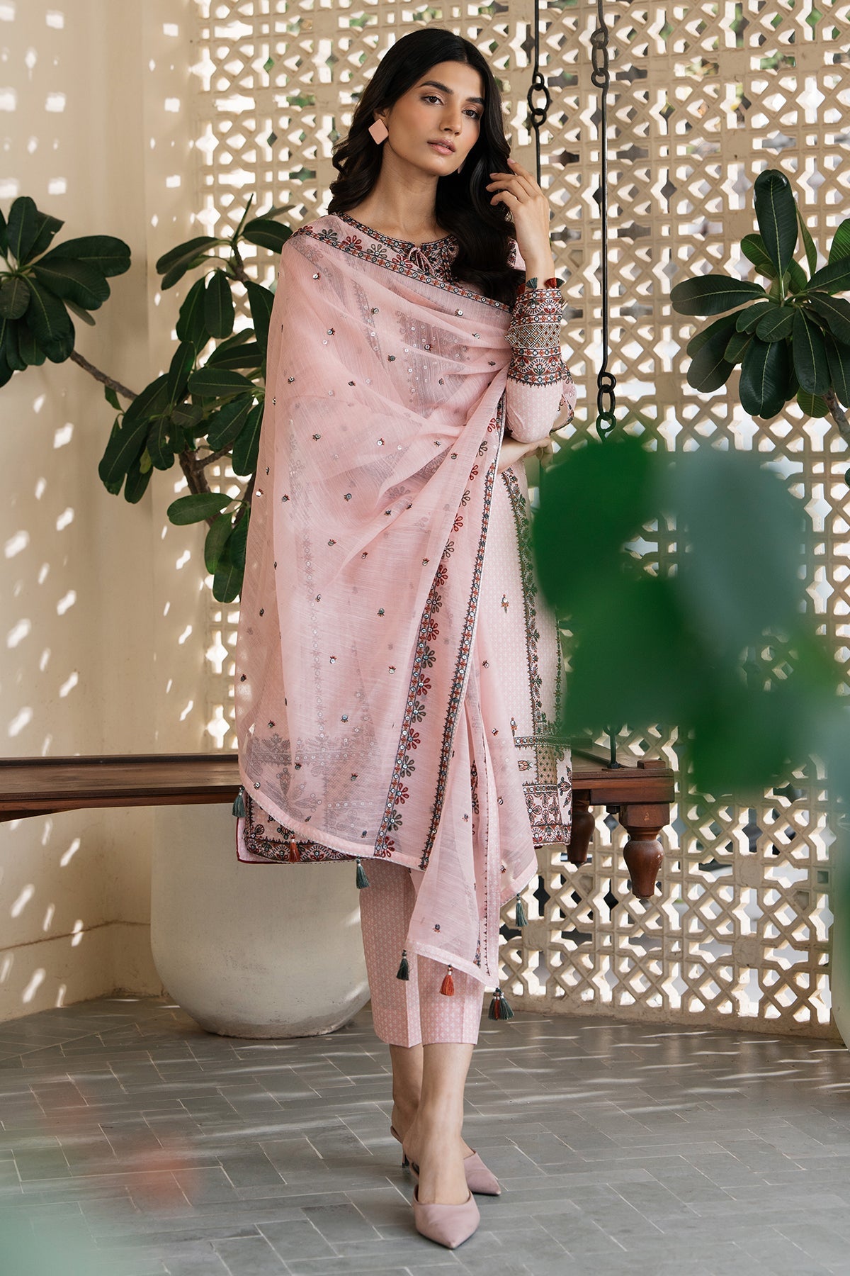 EMBROIDERED LAWN USE-9108