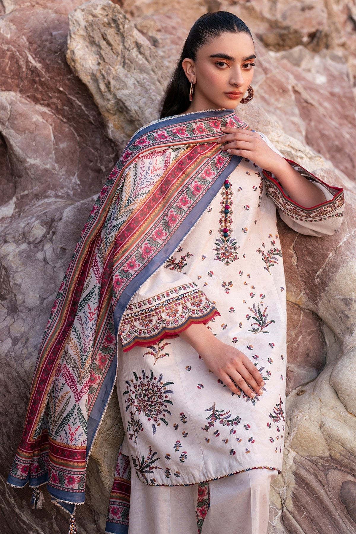 EMBROIDERED LAWN USE-9158