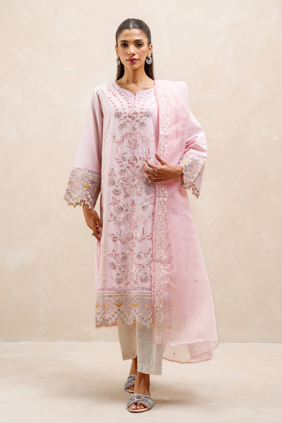 2 PIECE EMBROIDERED LAWN SUIT (LUXURY-PRET)