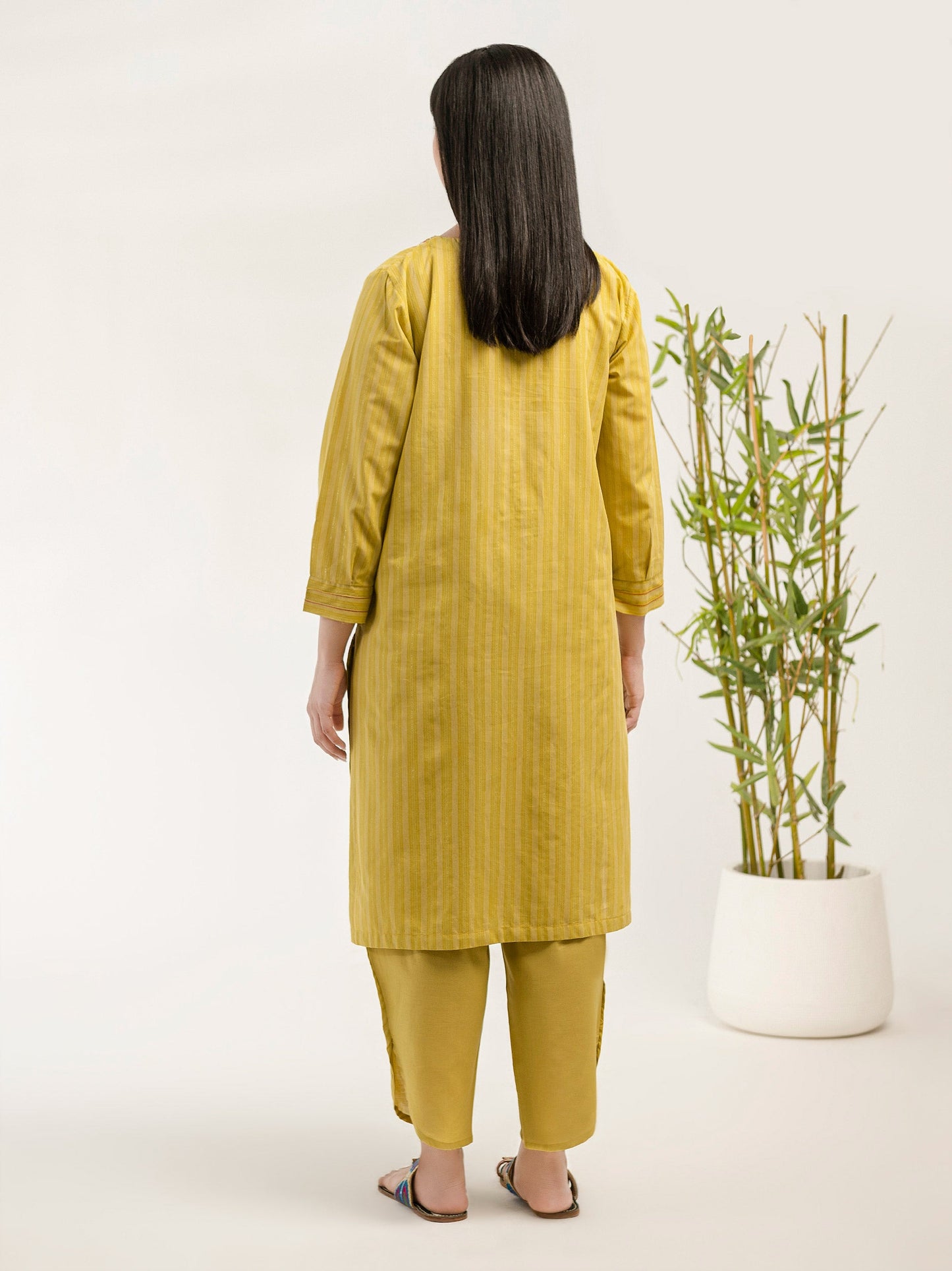 2 Piece Yarn Dyed Suit-Embroidered (Pret)