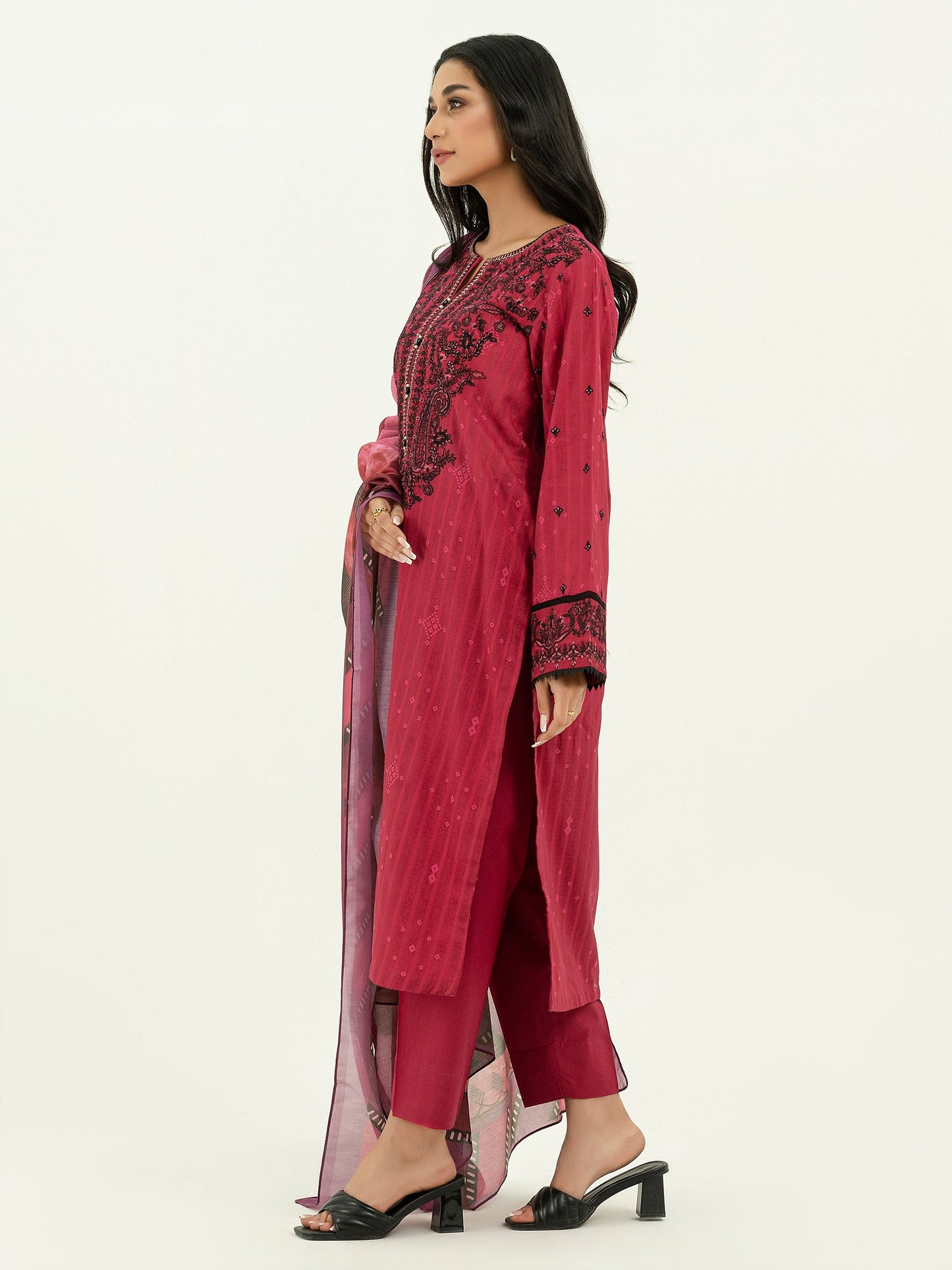 3 Piece Texture Lawn Suit-Embroidered (Pret)