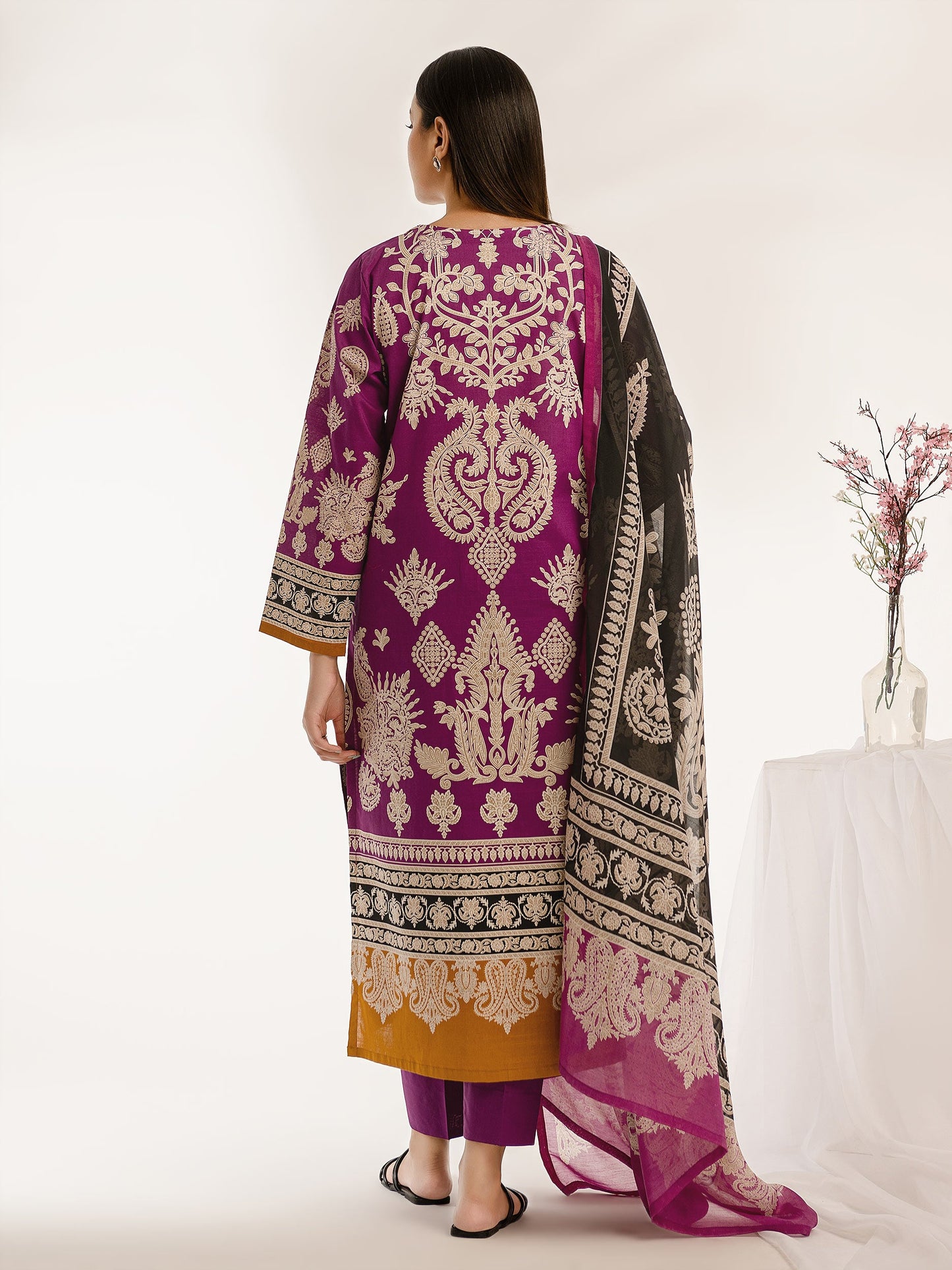 3 Piece Lawn Suit-Embroidered (Pret)