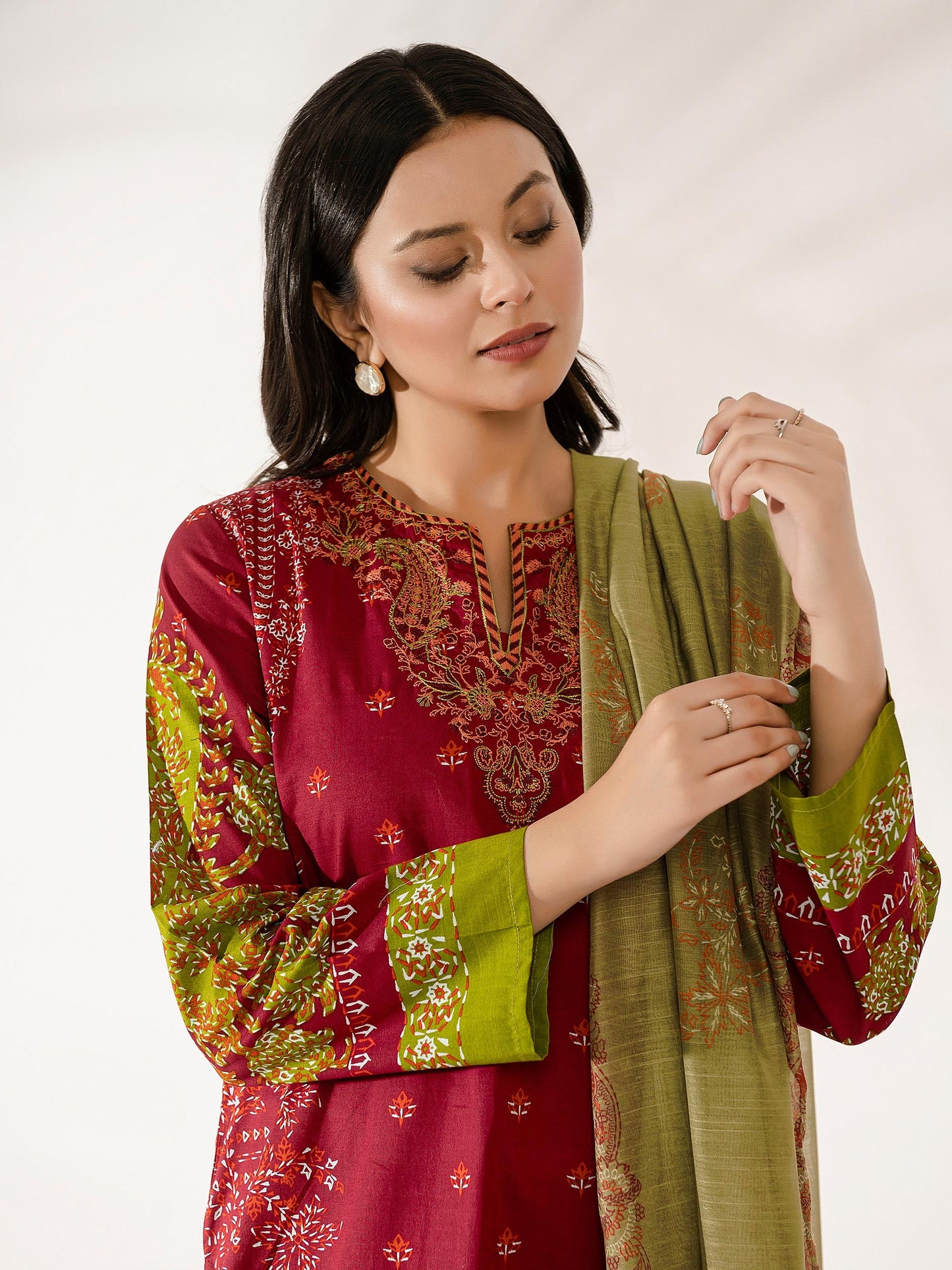 3 Piece Lawn Suit-Embroidered (Pret)