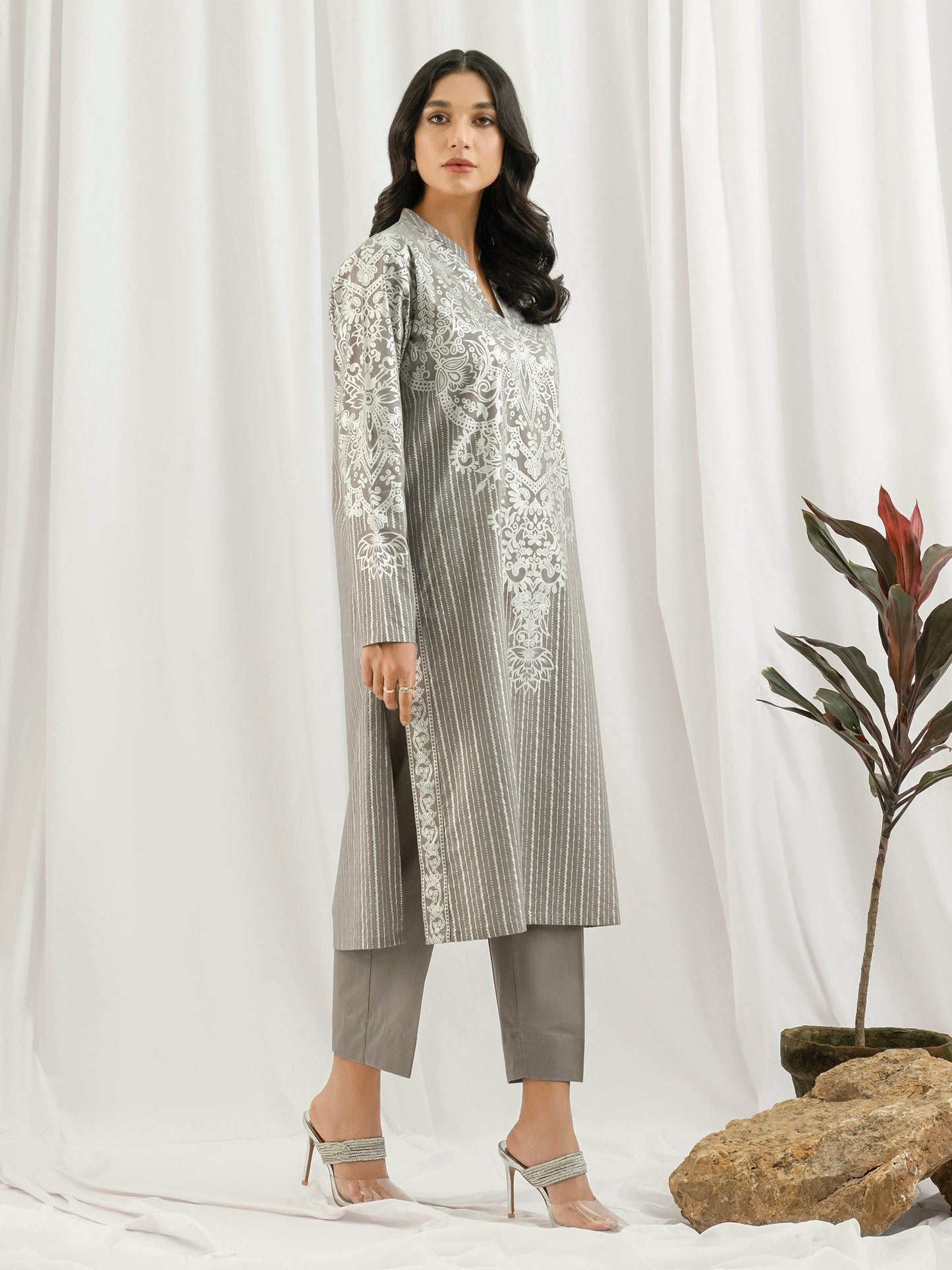 2 Piece Texture Lawn Suit- Paste Print (Pret)