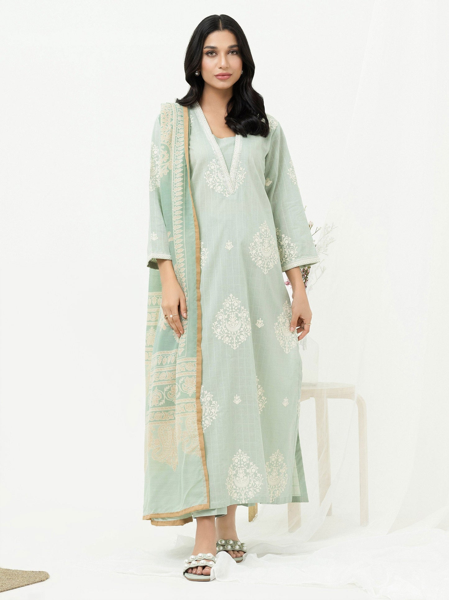 3 Piece Textured Lawn Suit-Embroidered (Pret)