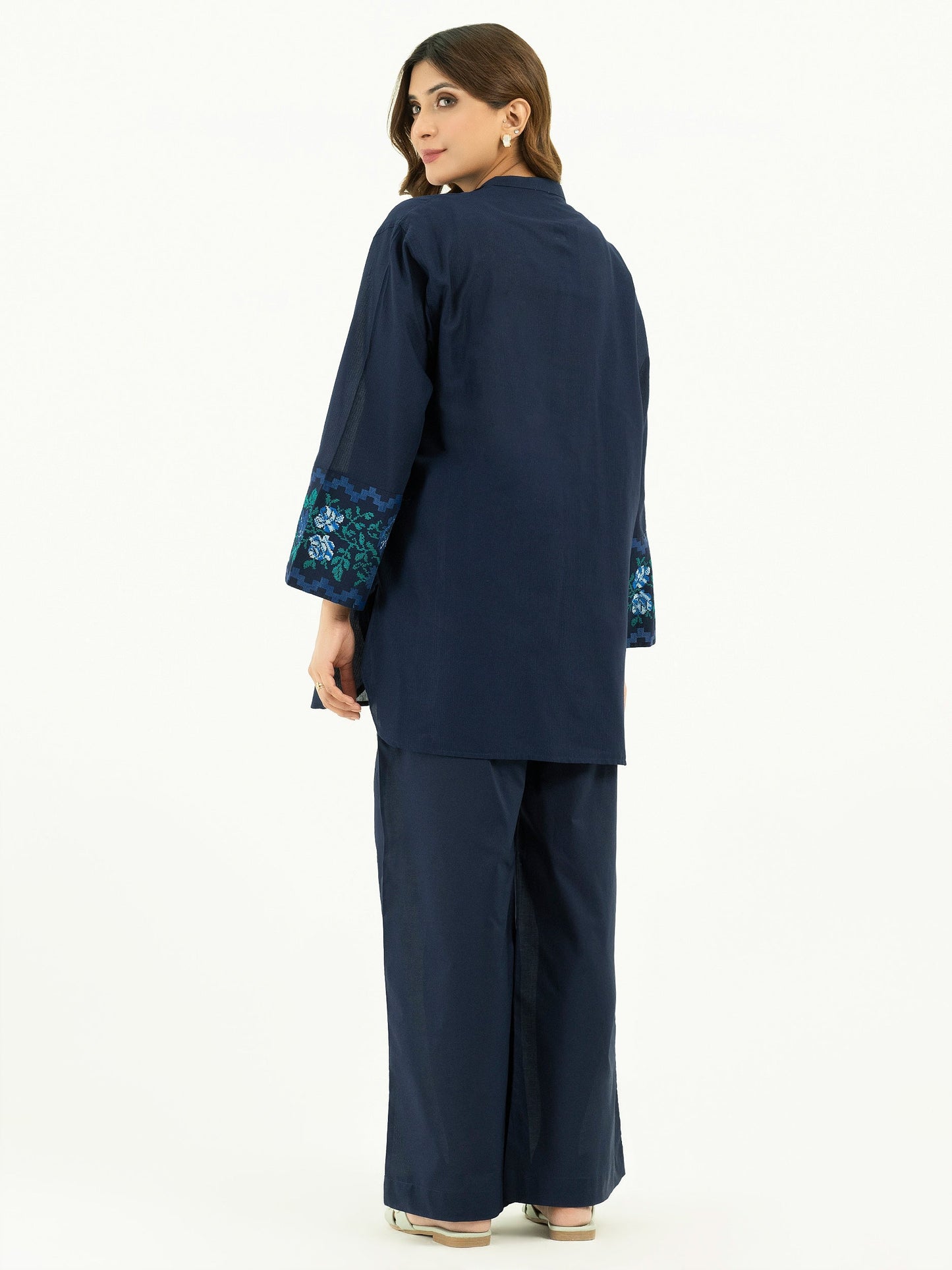 2 Piece Texture Lawn Suit-Embroidered (Pret)