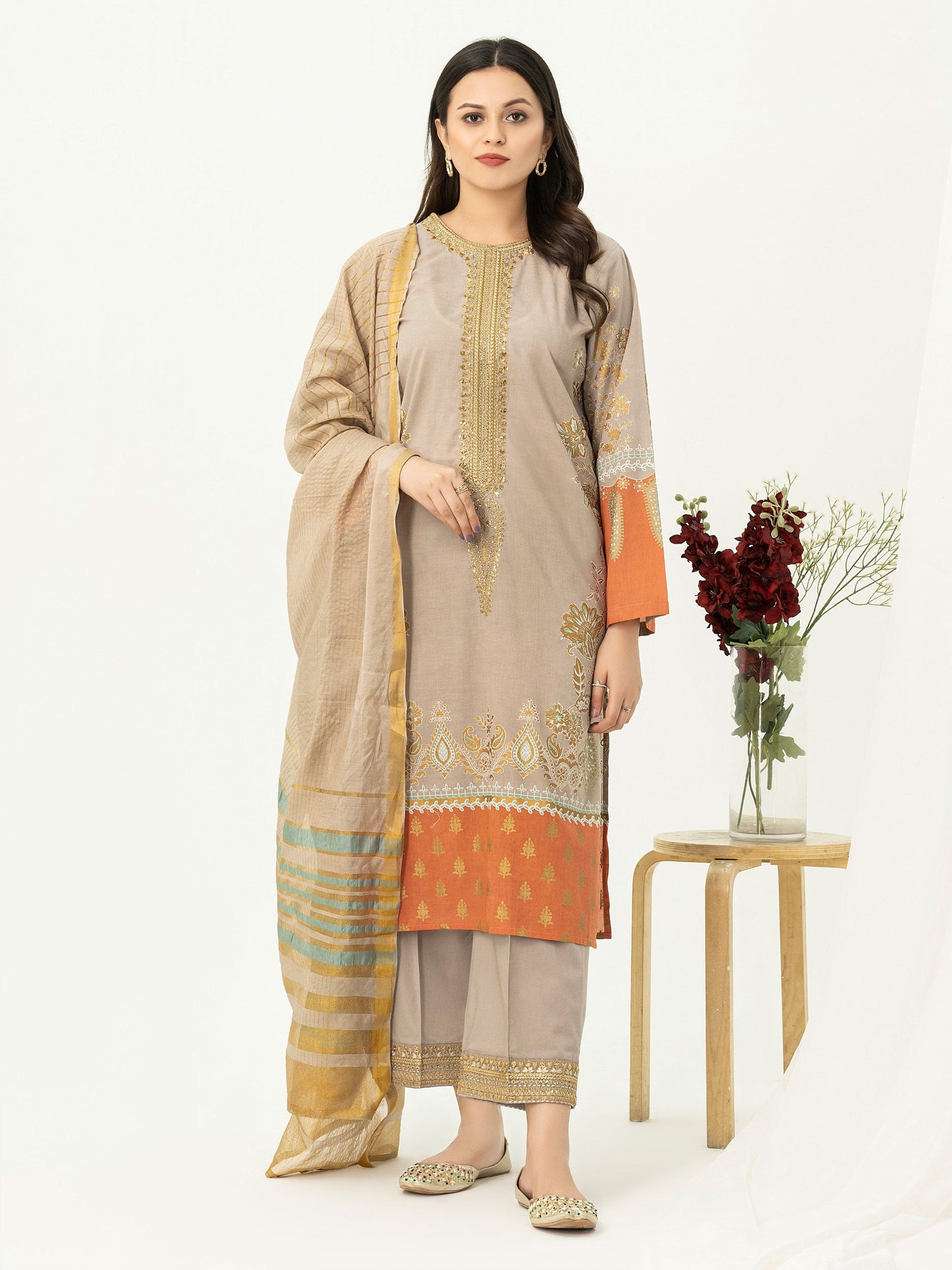 3 Piece Lawn Suit-Embroidered (Pret)