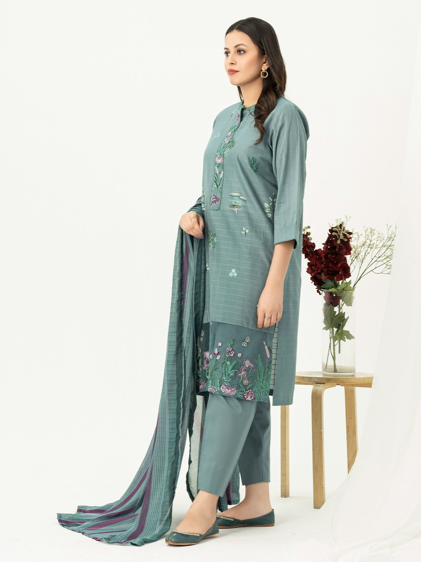 3 Piece Lawn Suit-Embroidered (Pret)