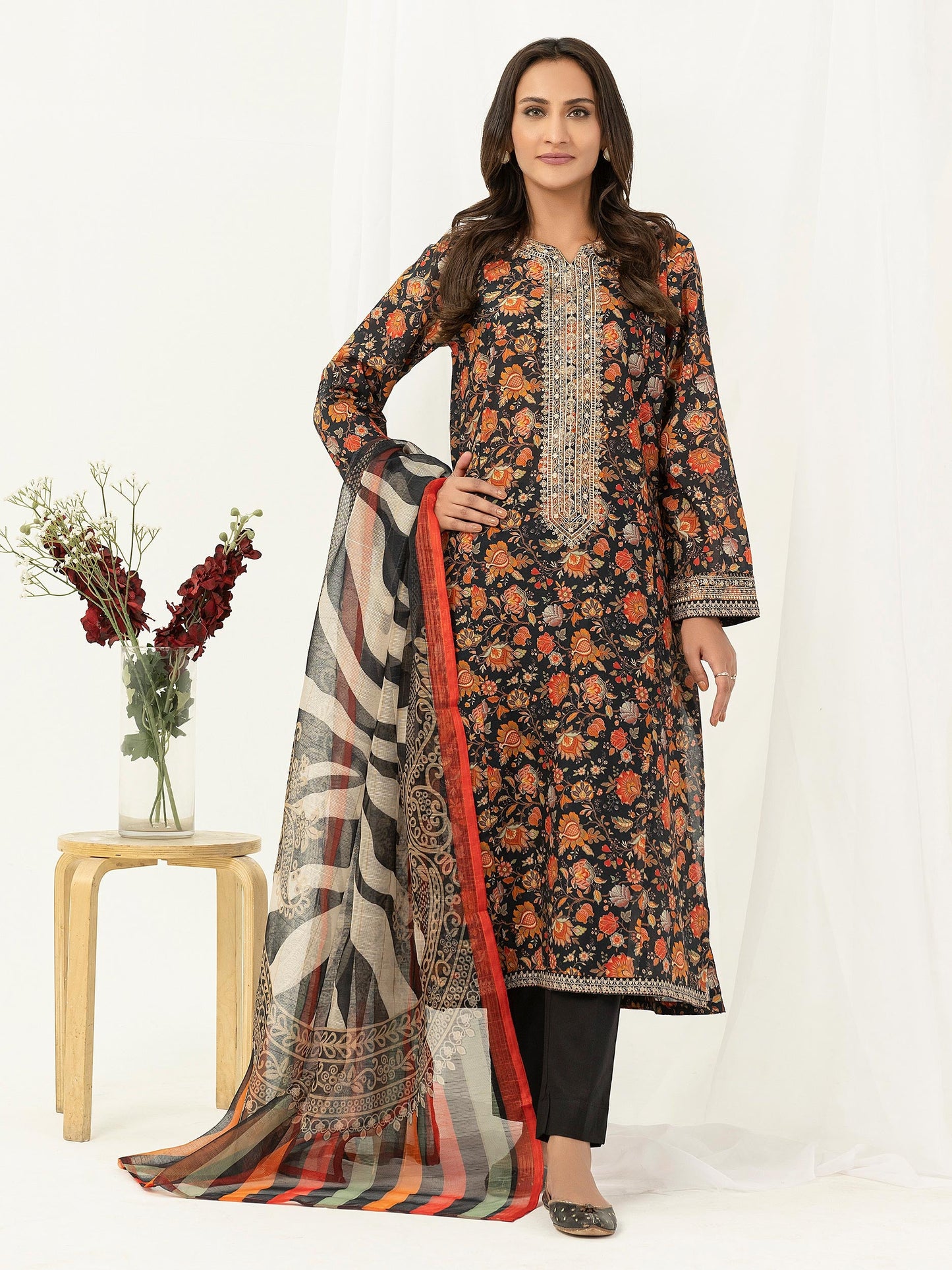 2 Piece Lawn Suit-Embroidered (Pret)