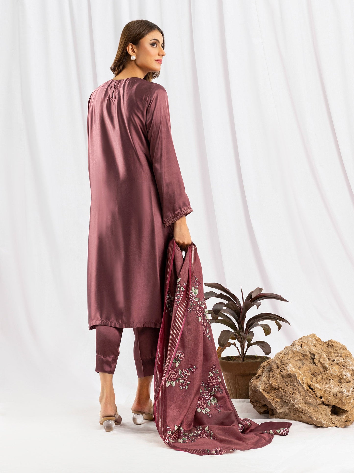 3 Piece Silk Suit-Embroidered (Pret)