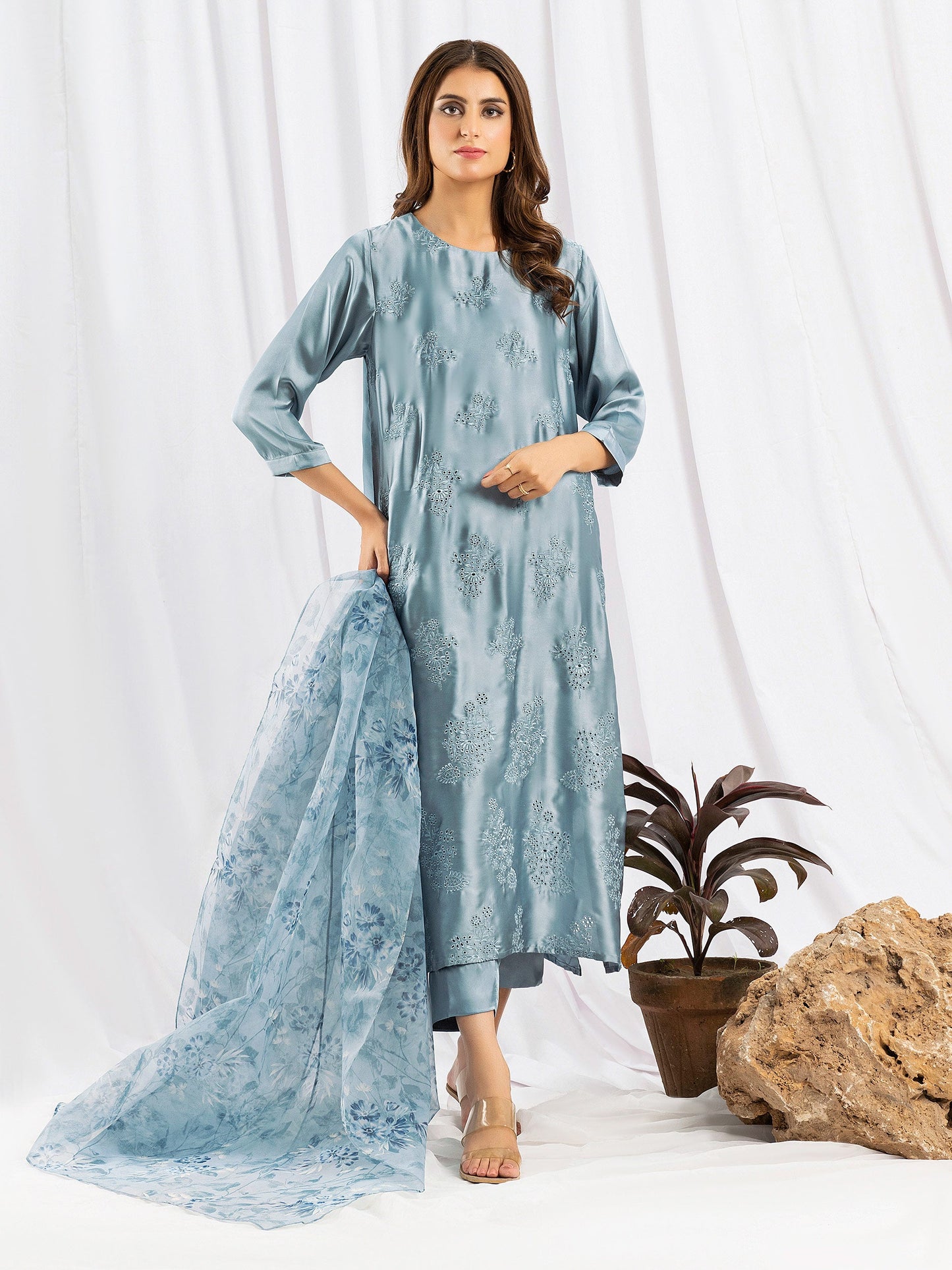 3 Piece Silk Suit-Embroidered (Pret)