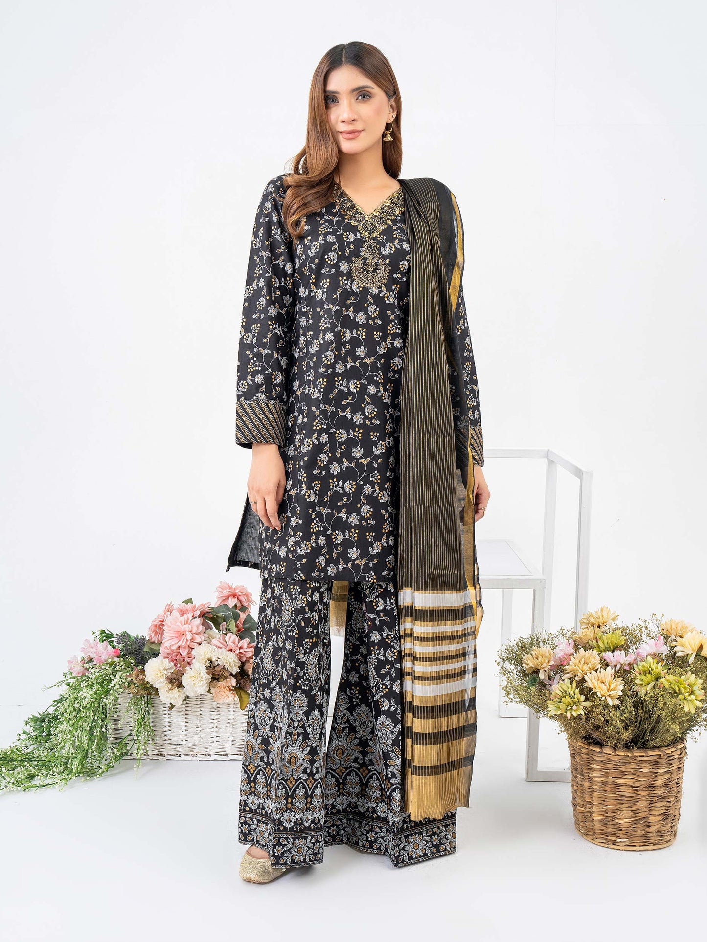 3 Piece Lawn Suit-Embroidered (Pret)