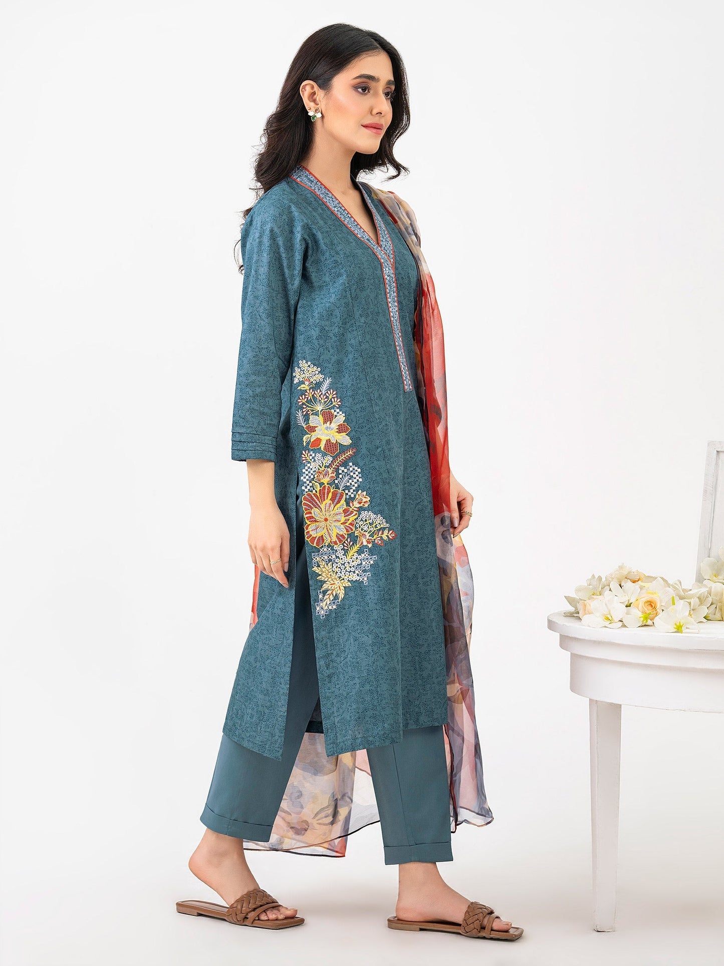 3 Piece Lawn Suit-Embroidered (Pret)