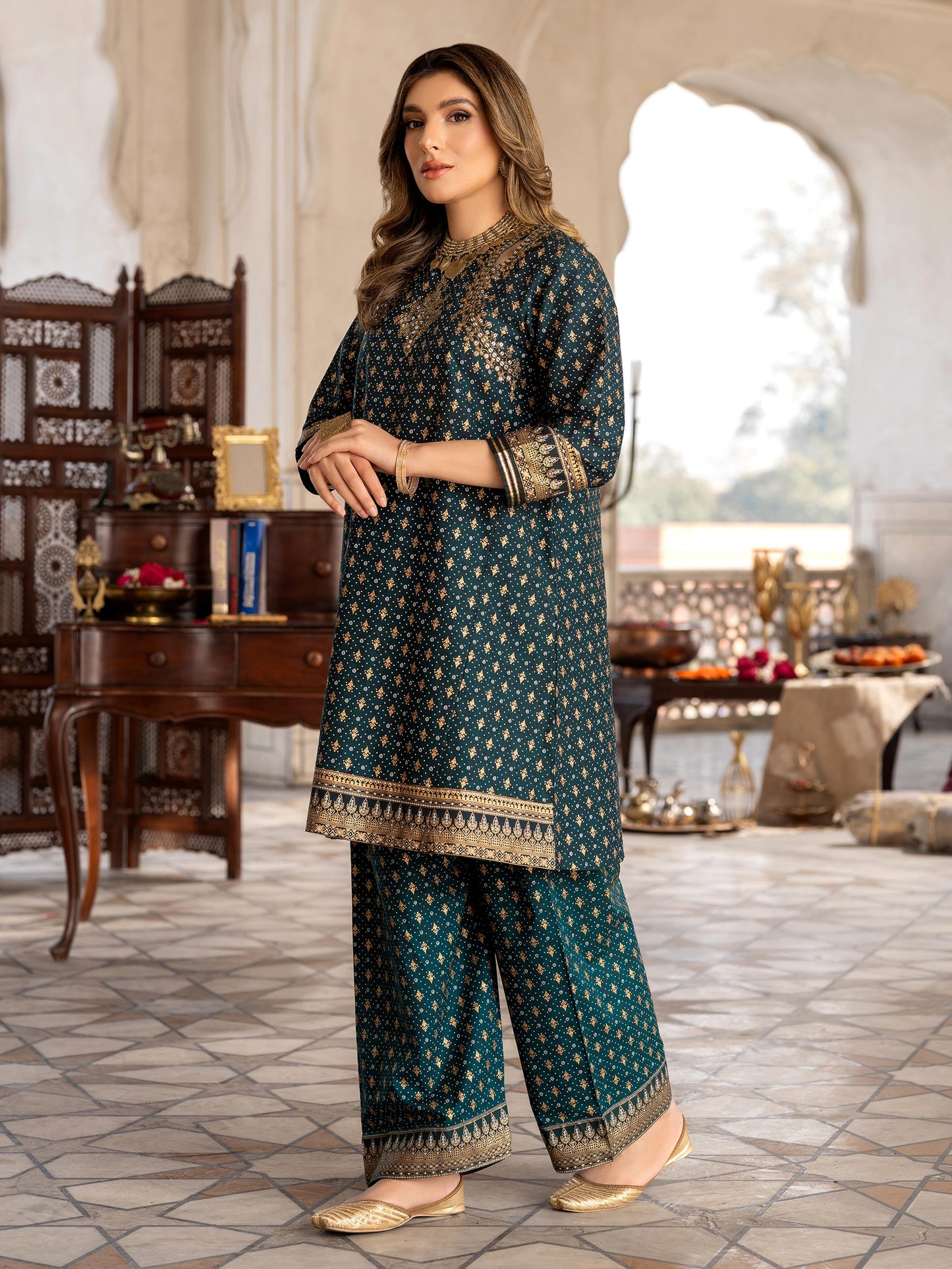 2 Piece Lawn Suit-Embroidered (Pret)