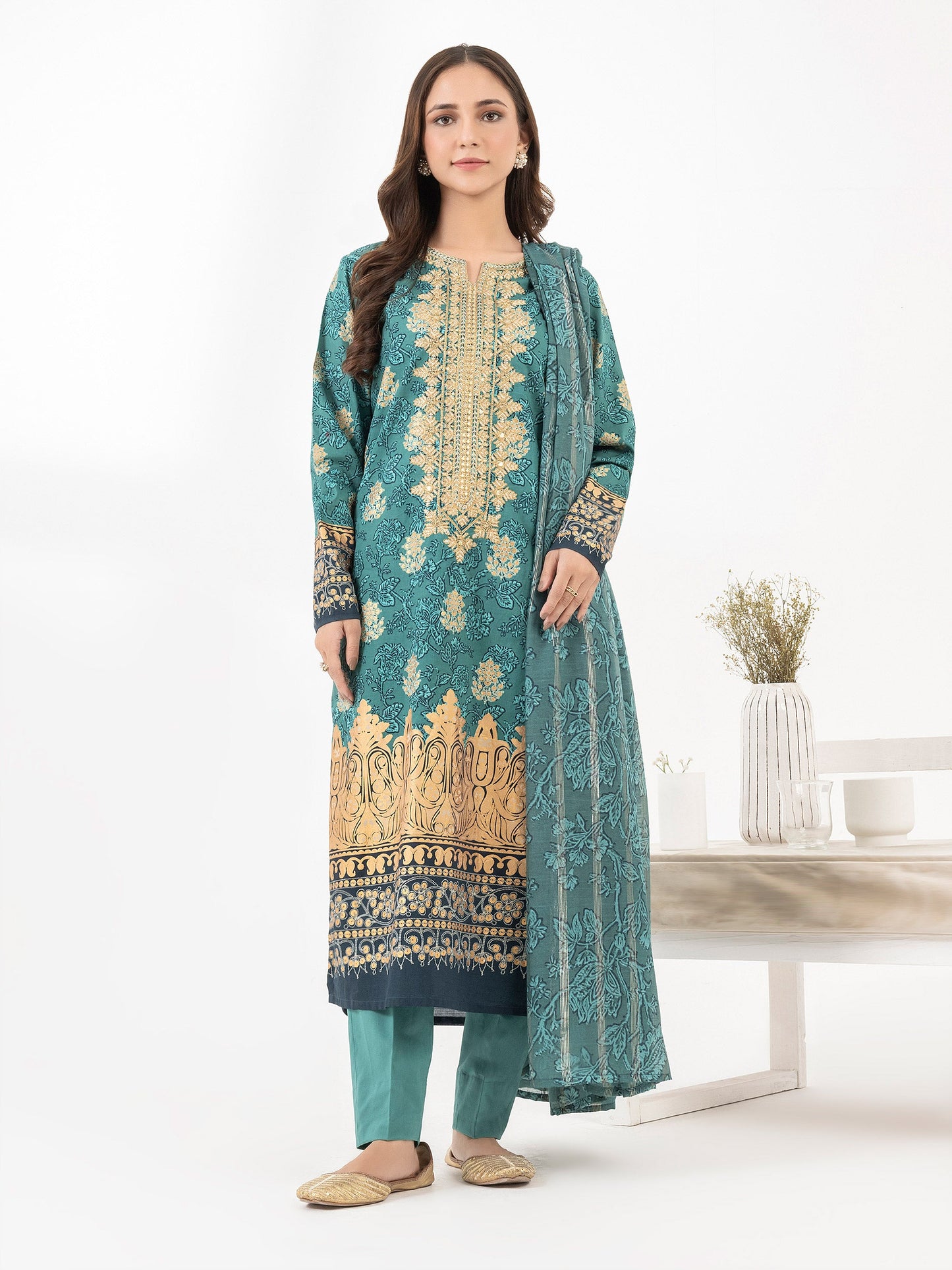 3 Piece Lawn Suit-Embroidered (Pret)