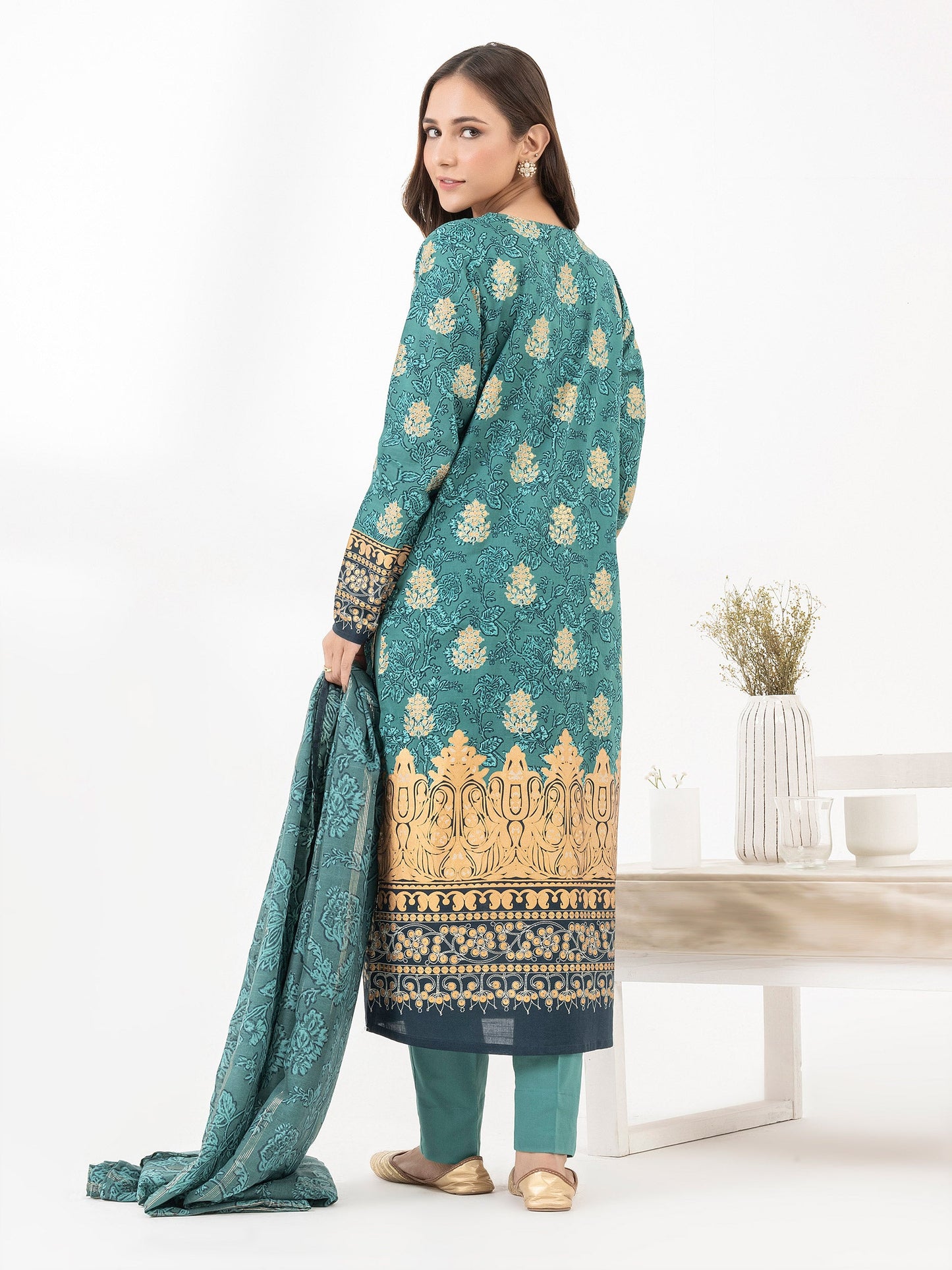 3 Piece Lawn Suit-Embroidered (Pret)