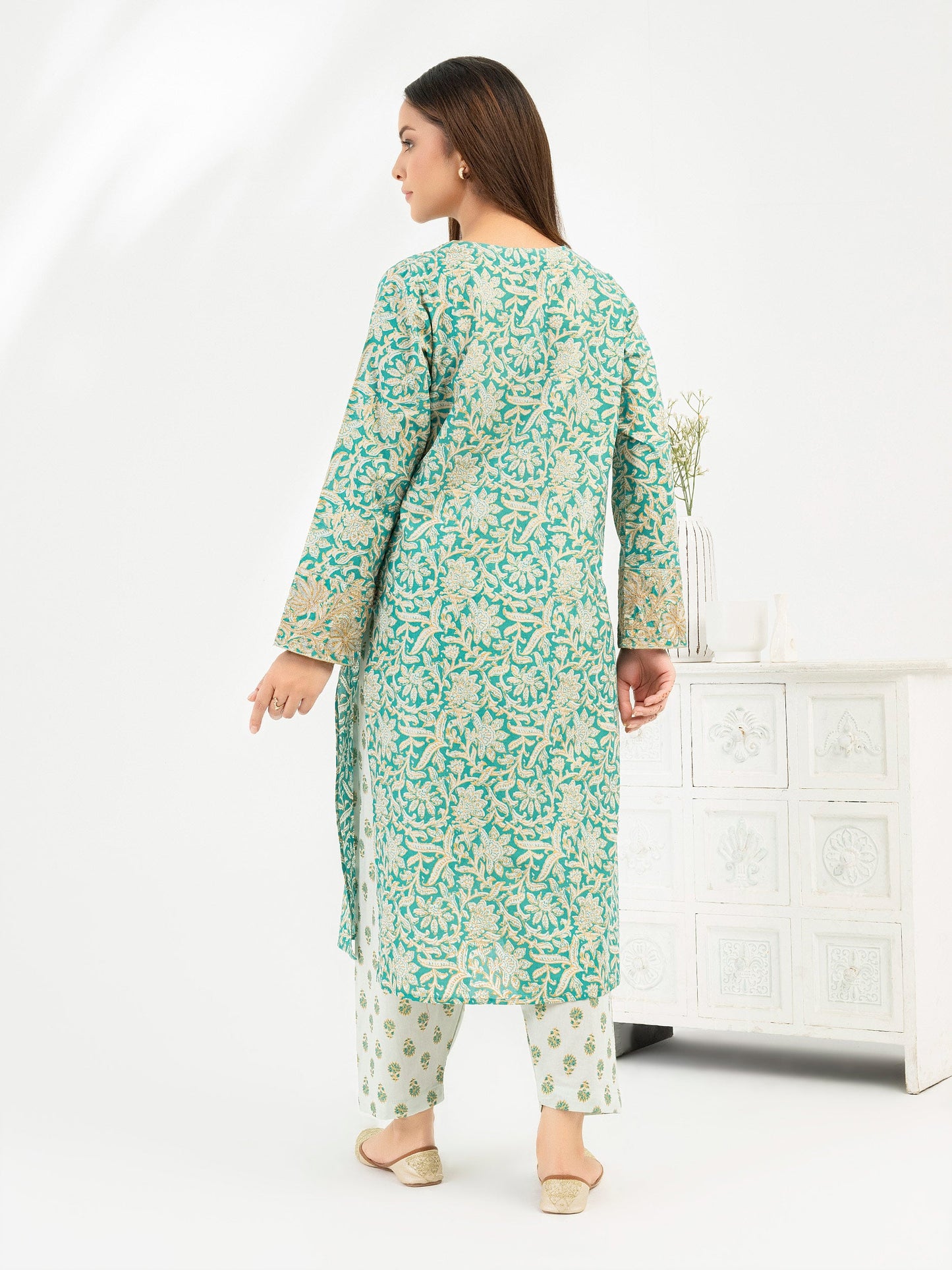 2 Piece Lawn Suit-Embroidered (Pret)