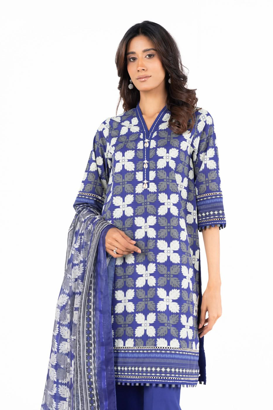 3 Piece  Printed Lawn Suit With Printed Zari Dupatta