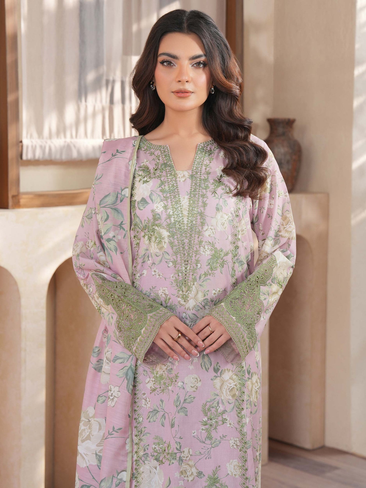 3 Piece Lawn Suit-Embroidered (Unstitched)