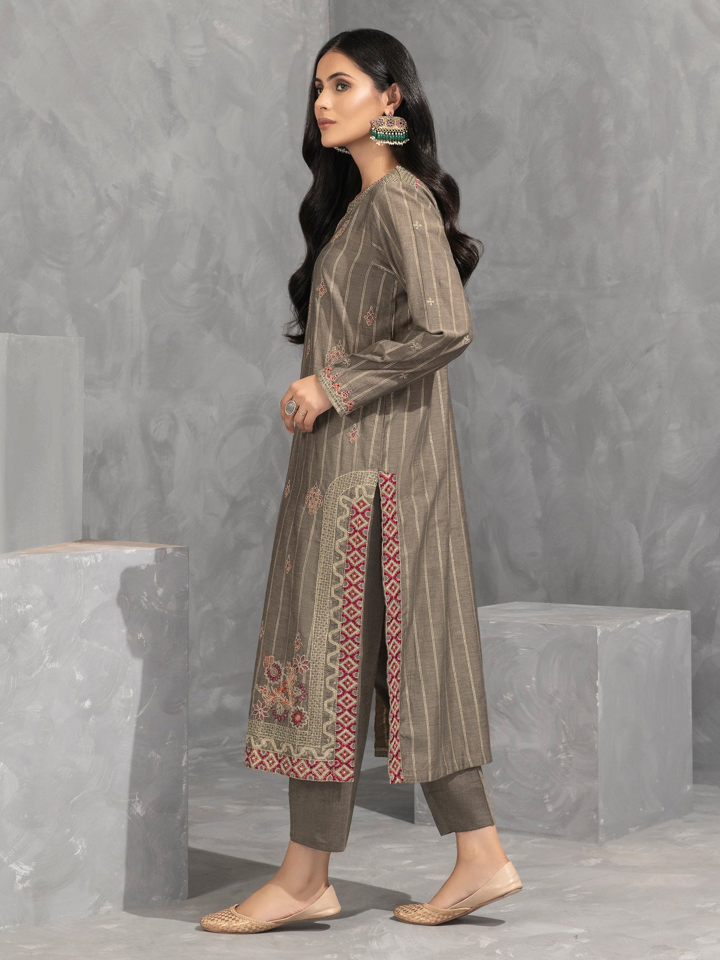 2 Piece Yarn Dyed Suit-Embroidered (Pret)