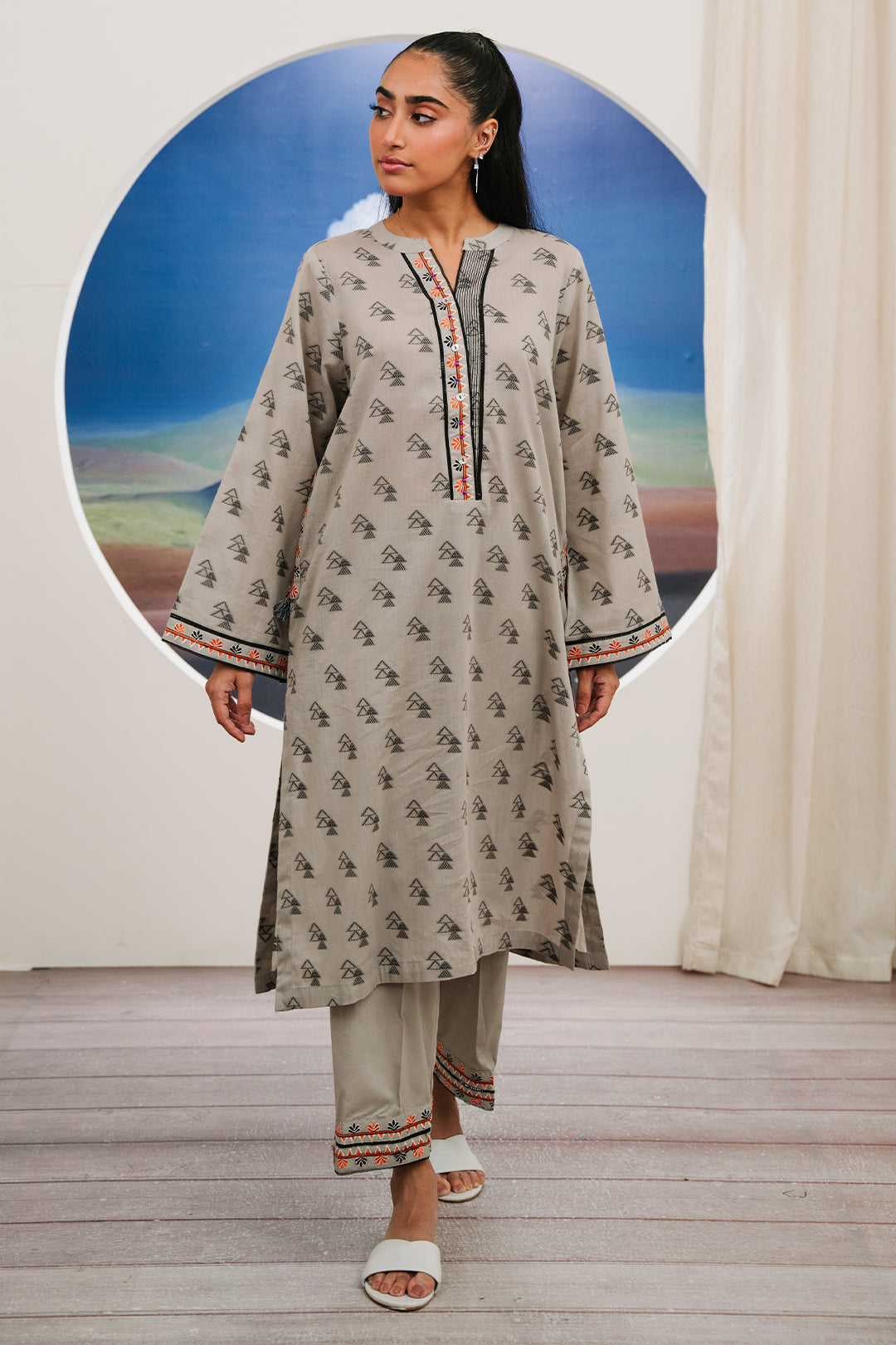 Embroidered Kurta Trouser - 1769